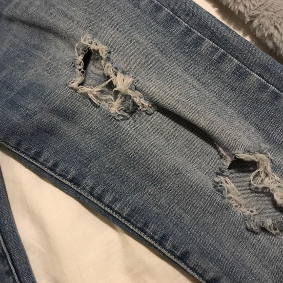 American Eagle Ripped Jeans - Picture 7 of 7